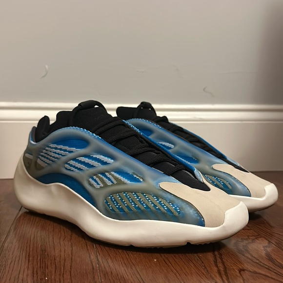 Adidas Yeezy 700 Arzareth US 10 - Picture 1 of 5